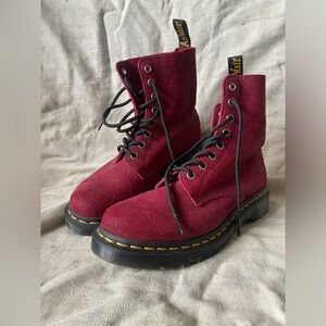 Doc martens stingray cherry red Women’s size 8